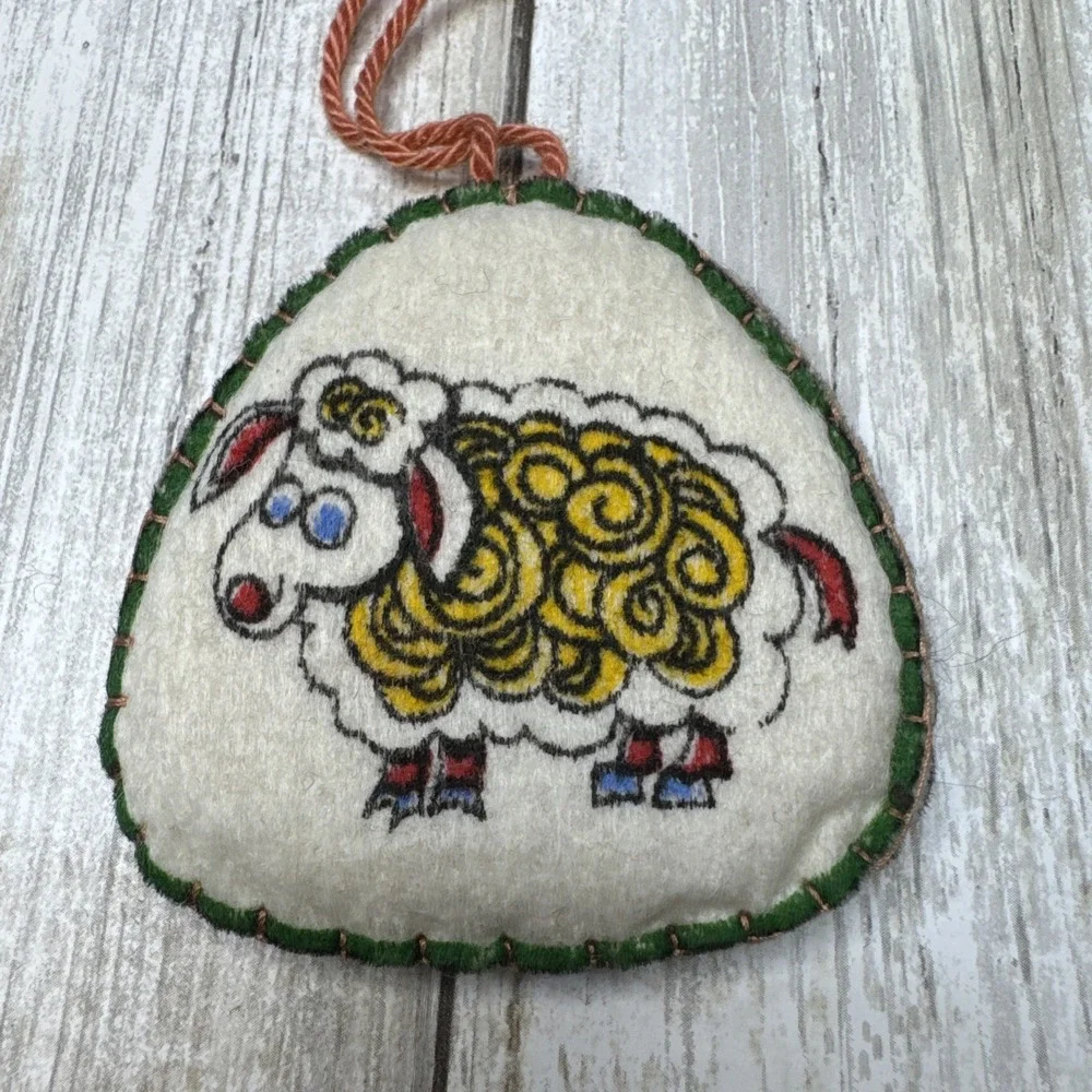 Vintage Retro‎ Hand Made Stitched Christmas Felt Ornaments Double sided lot of 4
